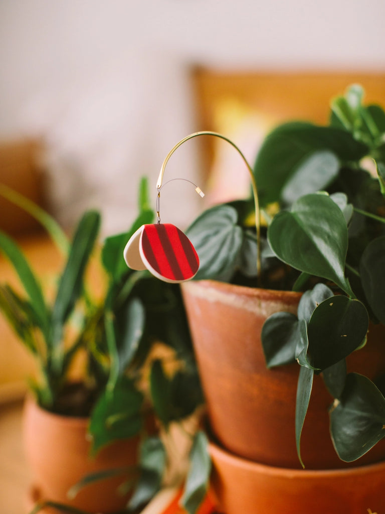 Potted plants get unique, handmade decoration with this plant butterfly!
